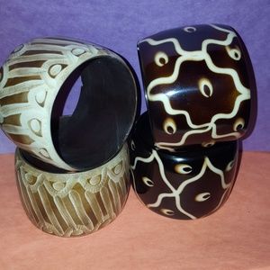 2PC NEW WIDE VINTAGE LUCITE BRACELETS